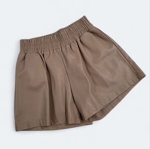 Aaron & Amber Brown Faux Leather Shorts Women's Size Large With Pockets